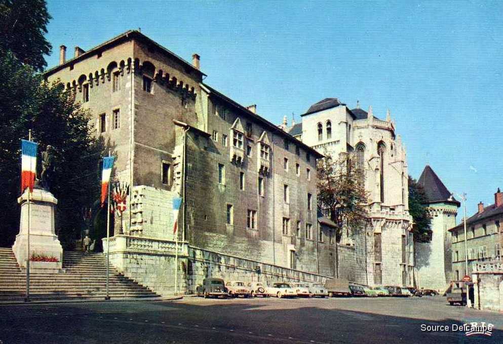 73 Chambery Le Chateau des Ducs de Savoie.jpg